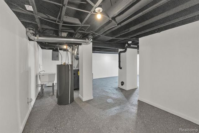 2575 Harding Street, Detroit, MI 48214