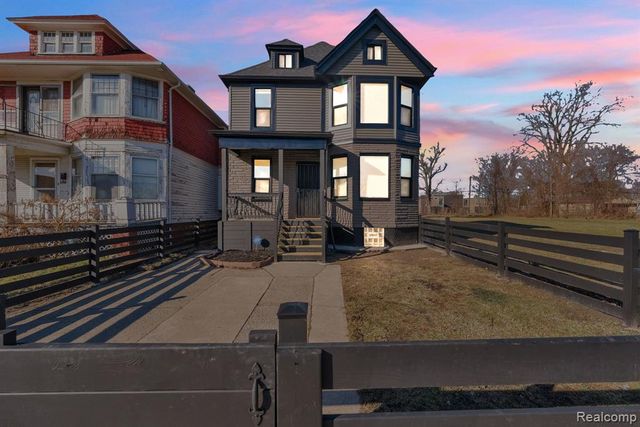 2575 Harding Street, Detroit, MI 48214