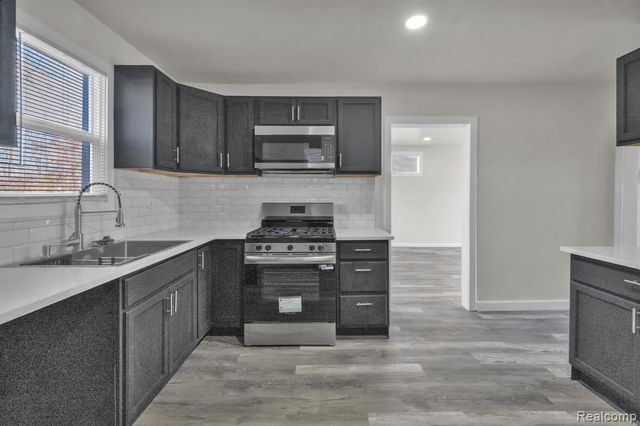 2575 Harding Street, Detroit, MI 48214