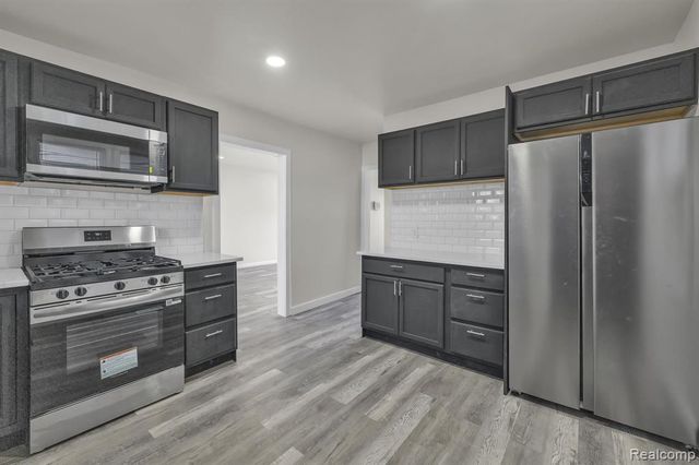 2575 Harding Street, Detroit, MI 48214