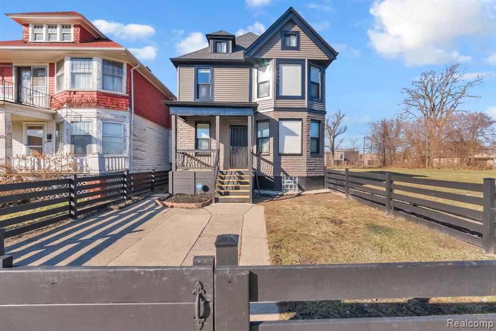 2575 Harding Street, Detroit, MI 48214