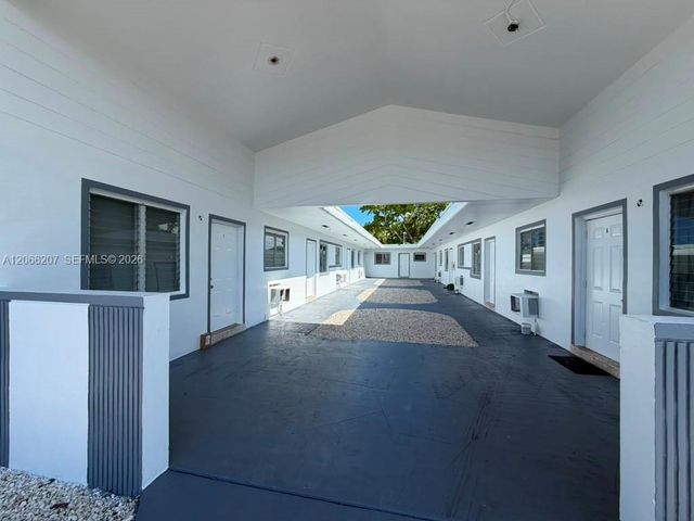 1280 NE 139th Street 3, North Miami, FL 33161