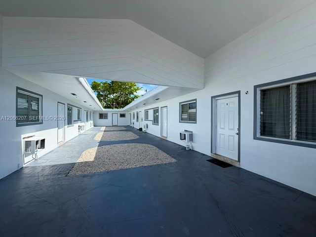 1280 NE 139th Street 3, North Miami, FL 33161