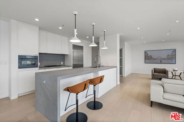 1155 S Grand Avenue 2109, Los Angeles, CA 90015