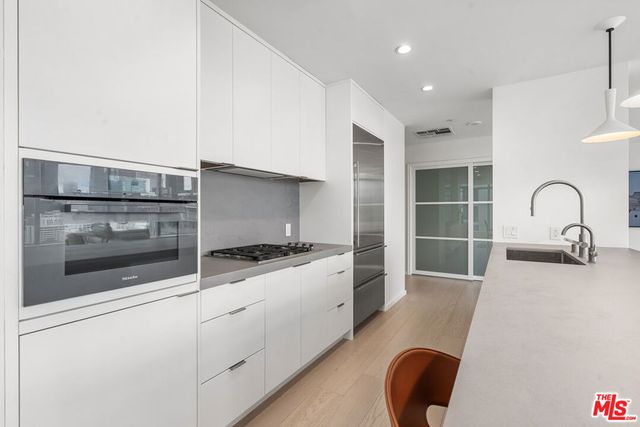 1155 S Grand Avenue 2109, Los Angeles, CA 90015