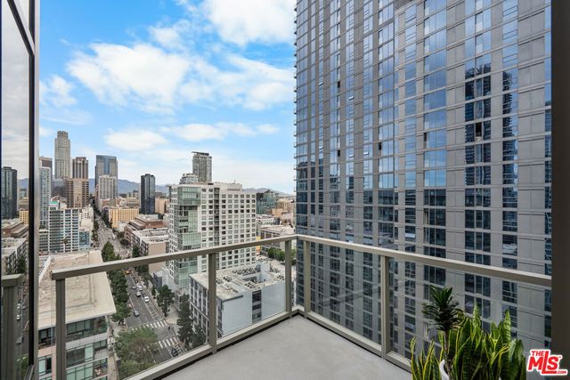 1155 S Grand Avenue 2109, Los Angeles, CA 90015