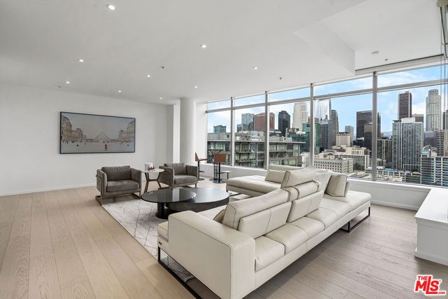 1155 S Grand Avenue 2109, Los Angeles, CA 90015