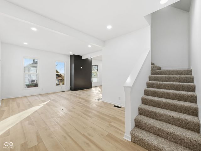 809 Hutchins Avenue, Columbus, IN 47201