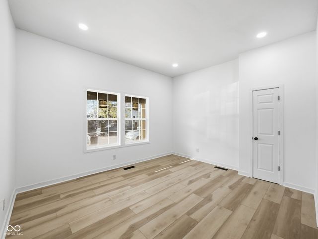 809 Hutchins Avenue, Columbus, IN 47201