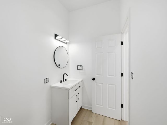 809 Hutchins Avenue, Columbus, IN 47201