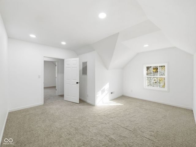 809 Hutchins Avenue, Columbus, IN 47201