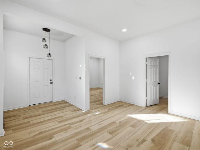 809 Hutchins Avenue, Columbus, IN 47201