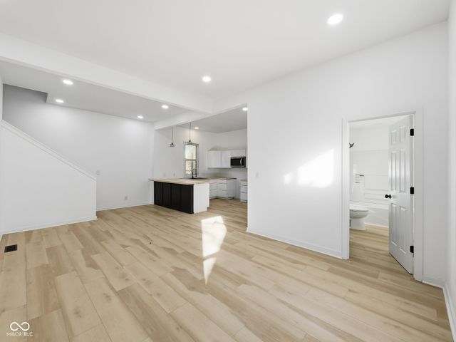 809 Hutchins Avenue, Columbus, IN 47201