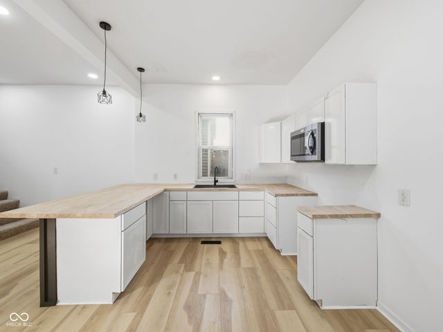 809 Hutchins Avenue, Columbus, IN 47201