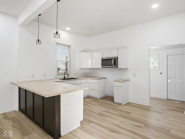 809 Hutchins Avenue, Columbus, IN 47201