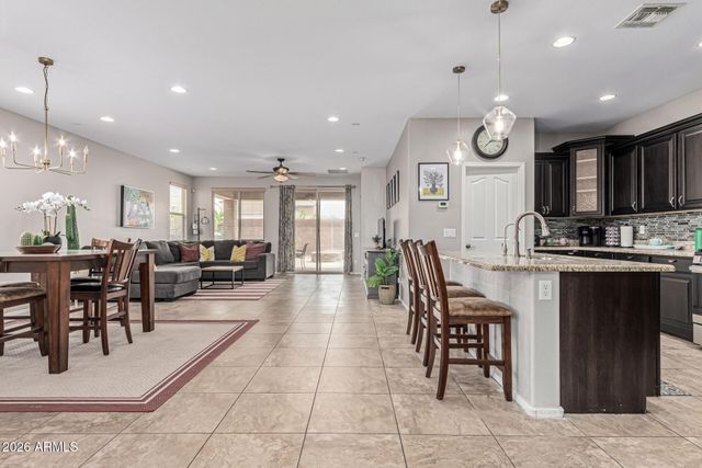 7657 S DEBRA Drive, Gilbert, AZ 85298