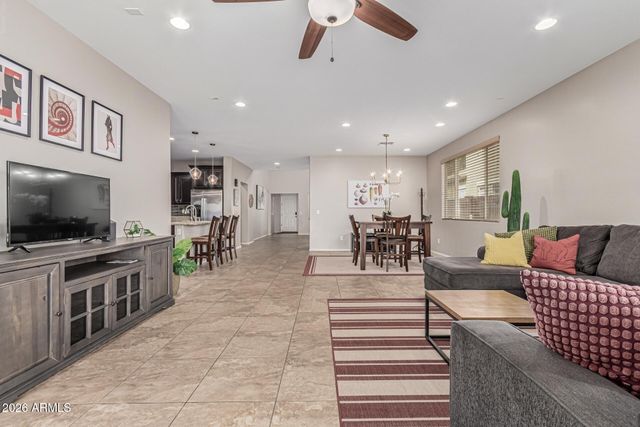 7657 S DEBRA Drive, Gilbert, AZ 85298