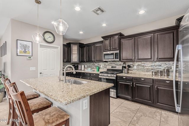 7657 S DEBRA Drive, Gilbert, AZ 85298