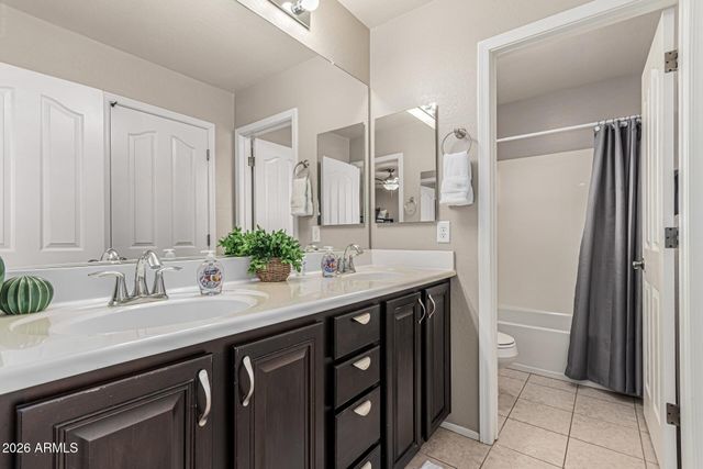 7657 S DEBRA Drive, Gilbert, AZ 85298