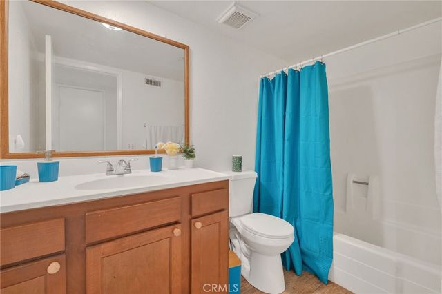 300 E Chestnut 205, Santa Ana, CA 92701