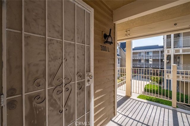 300 E Chestnut 205, Santa Ana, CA 92701