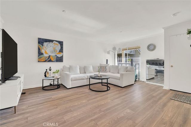 300 E Chestnut 205, Santa Ana, CA 92701