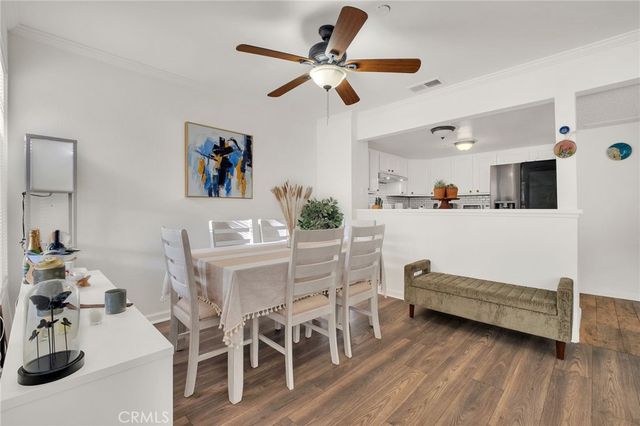 300 E Chestnut 205, Santa Ana, CA 92701