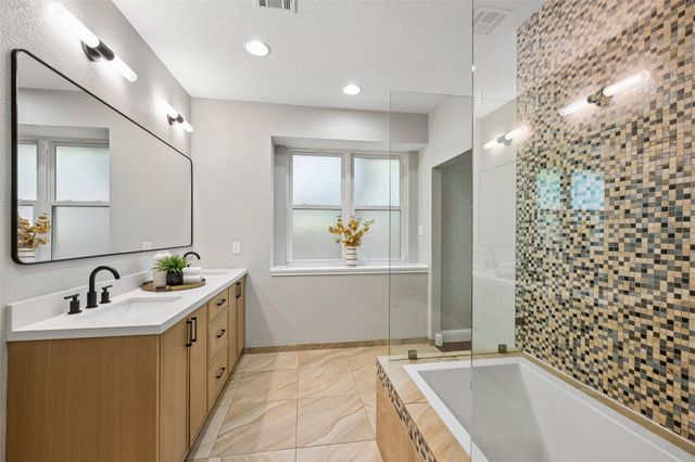 6305 Leatherwood CV, Austin, TX 78759