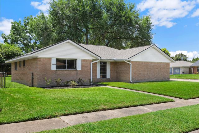 1101 E Rutgers Lane, Deer Park, TX 77536