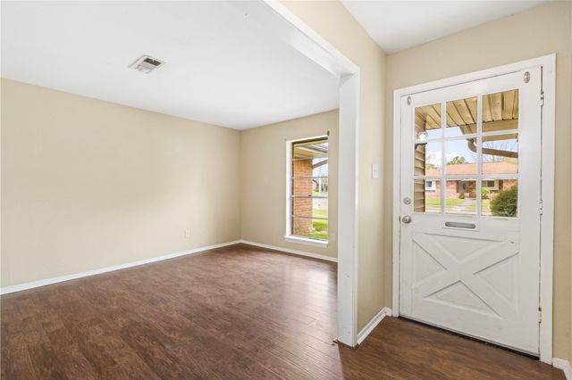 1101 E Rutgers Lane, Deer Park, TX 77536