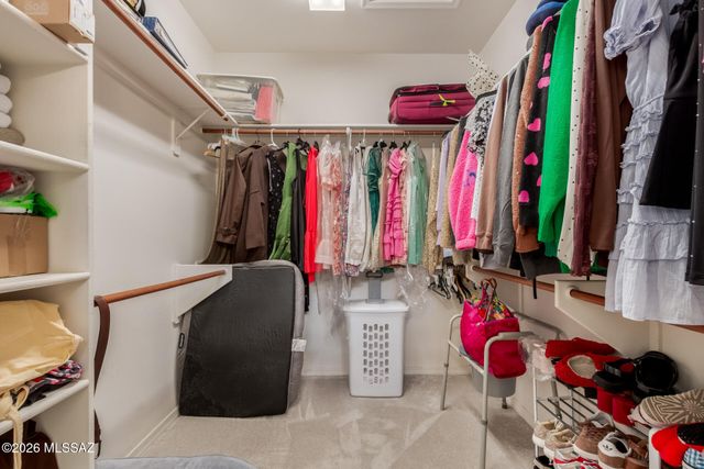 565 W Calle Media Luz, Sahuarita, AZ 85629