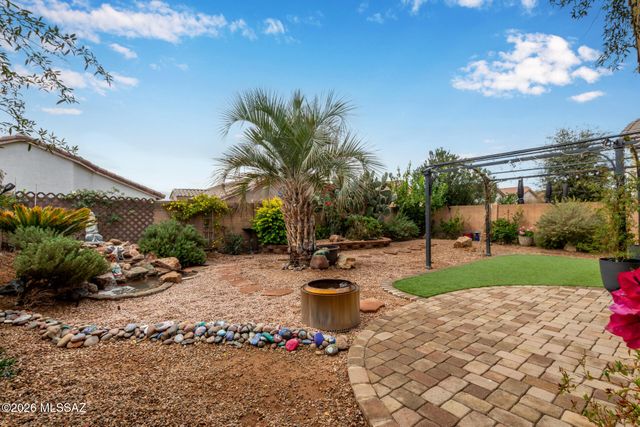 565 W Calle Media Luz, Sahuarita, AZ 85629