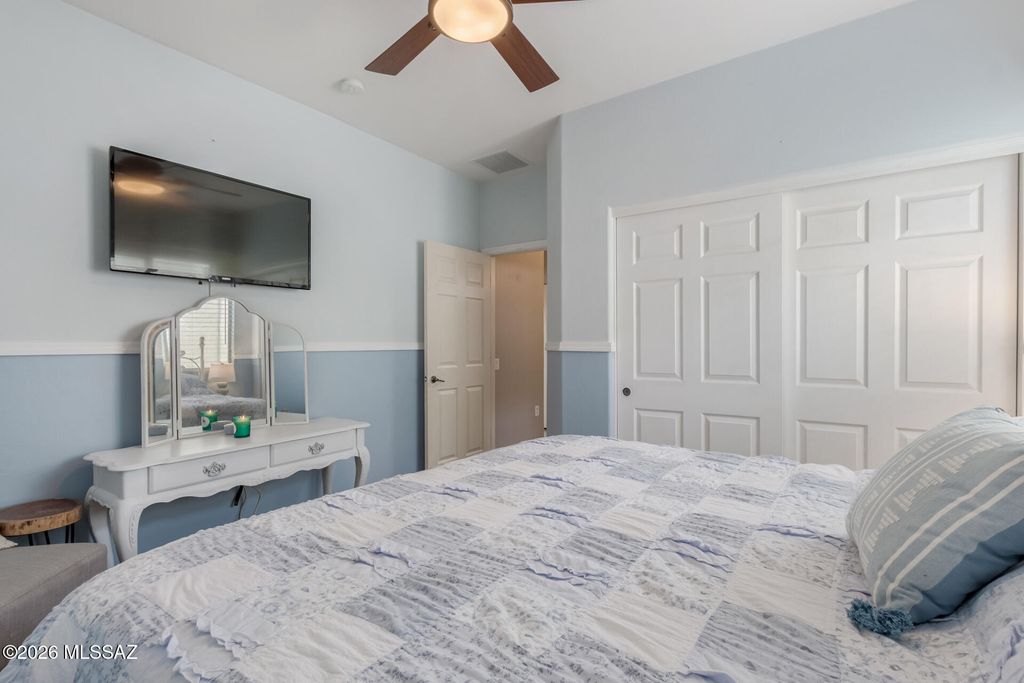 Image 20 of property listing at 565 W Calle Media Luz, Sahuarita, AZ 85629