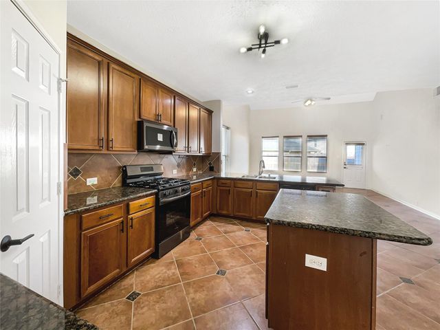 7 Huntington Bend Drive, Manvel, TX 77578