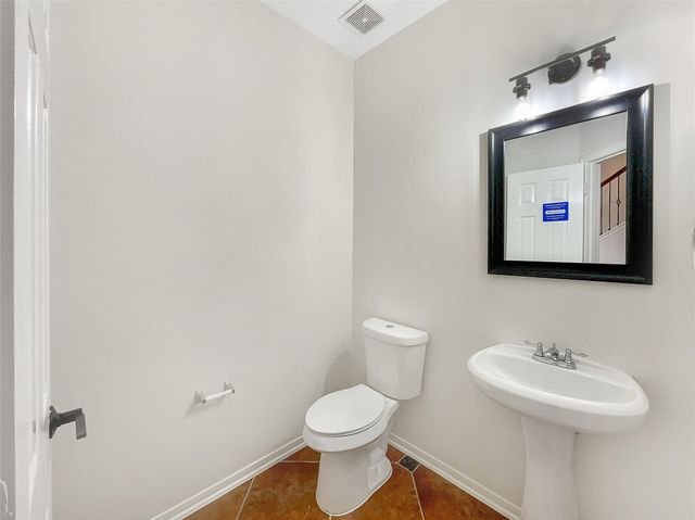 7 Huntington Bend Drive, Manvel, TX 77578