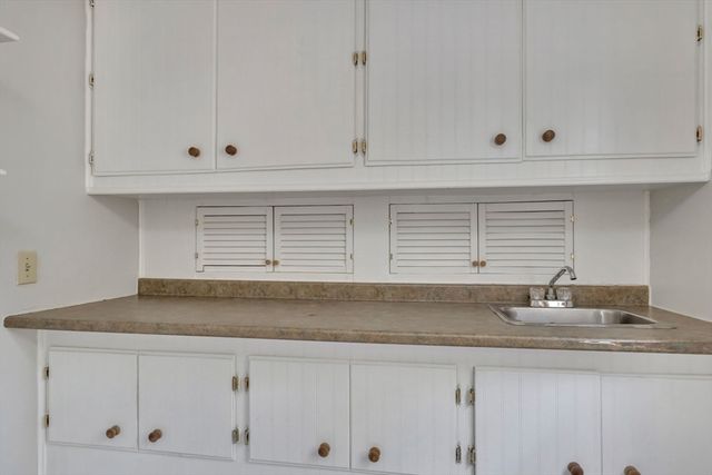 2 Sharon Ln, Sandwich, MA 02644