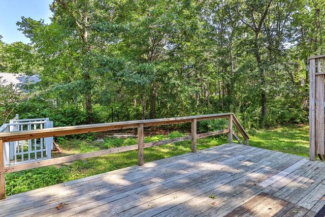 2 Sharon Ln, Sandwich, MA 02644