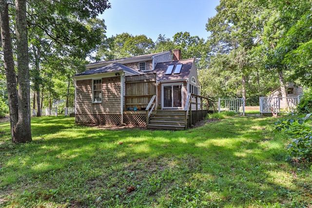2 Sharon Ln, Sandwich, MA 02644
