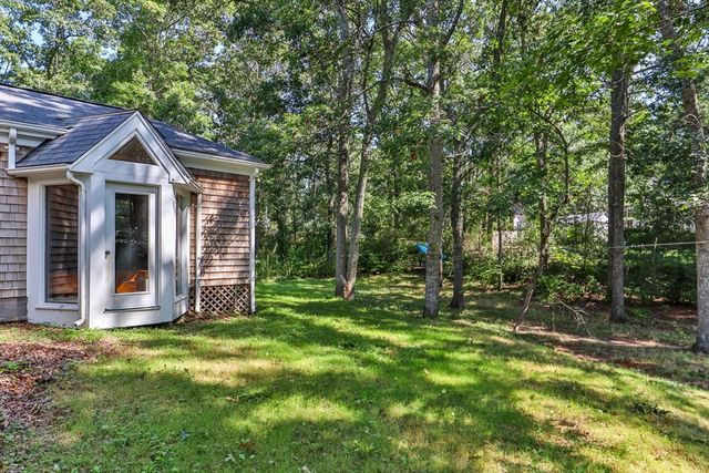 2 Sharon Ln, Sandwich, MA 02644