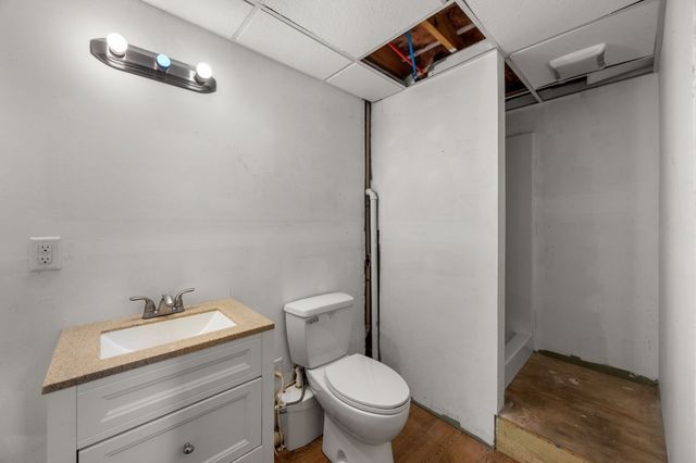 2 Sharon Ln, Sandwich, MA 02644