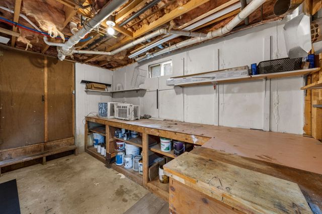 2 Sharon Ln, Sandwich, MA 02644