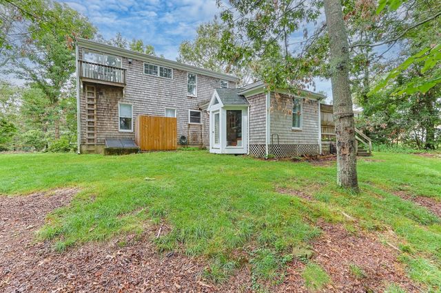2 Sharon Ln, Sandwich, MA 02644