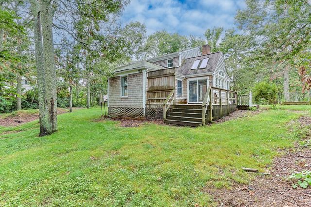 2 Sharon Ln, Sandwich, MA 02644