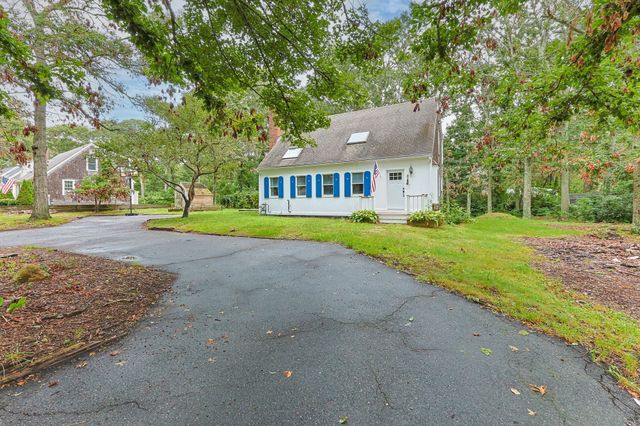 2 Sharon Ln, Sandwich, MA 02644