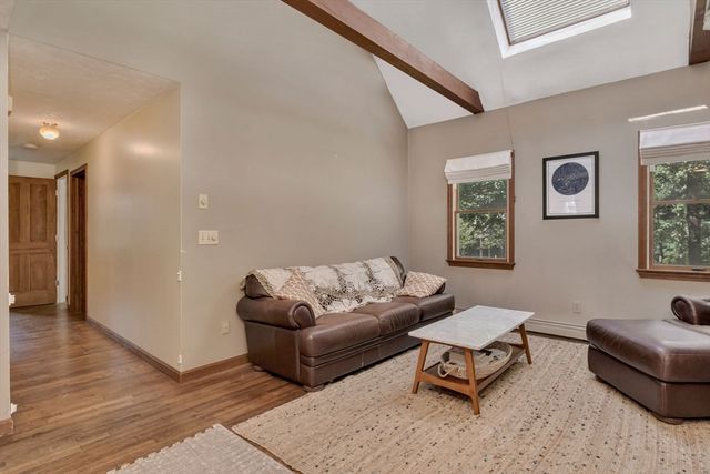 2 Sharon Ln, Sandwich, MA 02644