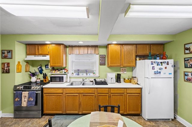 401 West Elm Street, East Rochester, NY 14445