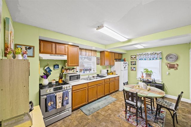 401 West Elm Street, East Rochester, NY 14445