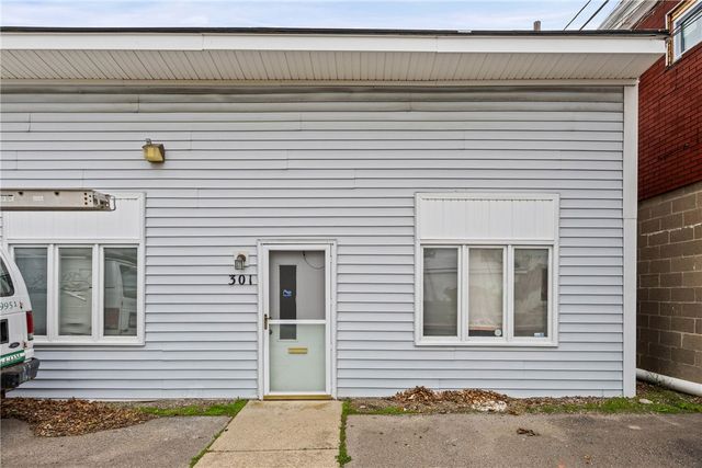 401 West Elm Street, East Rochester, NY 14445
