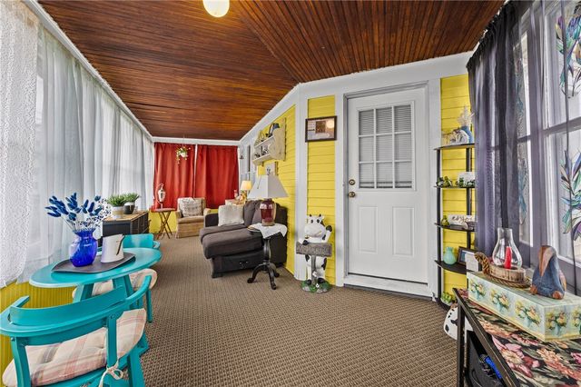 401 West Elm Street, East Rochester, NY 14445