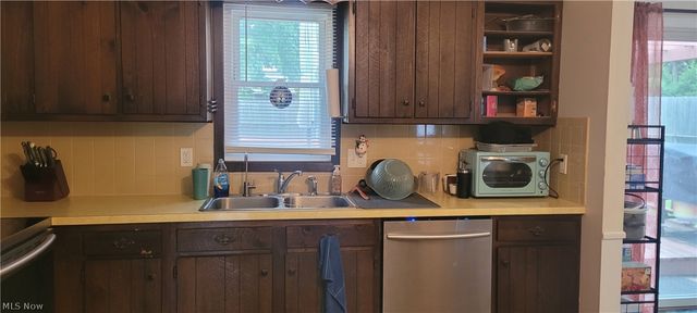 157 Hemlock Drive, Elyria, OH 44035